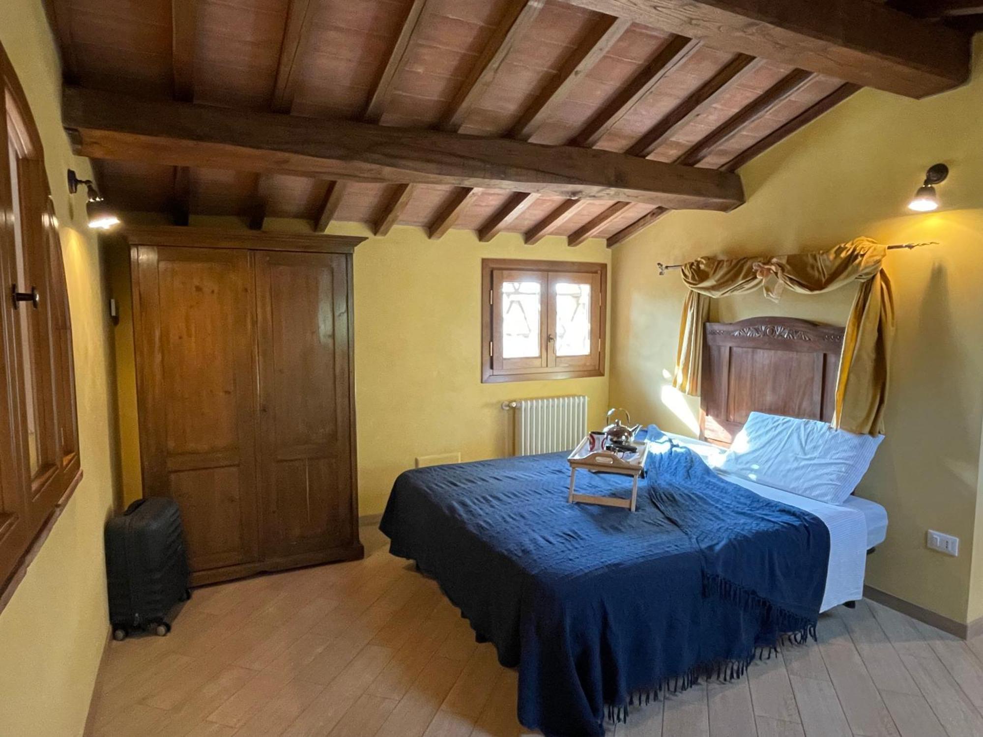 Agriturismo Podere Le Tombe Guest House Palaia Eksteriør bilde