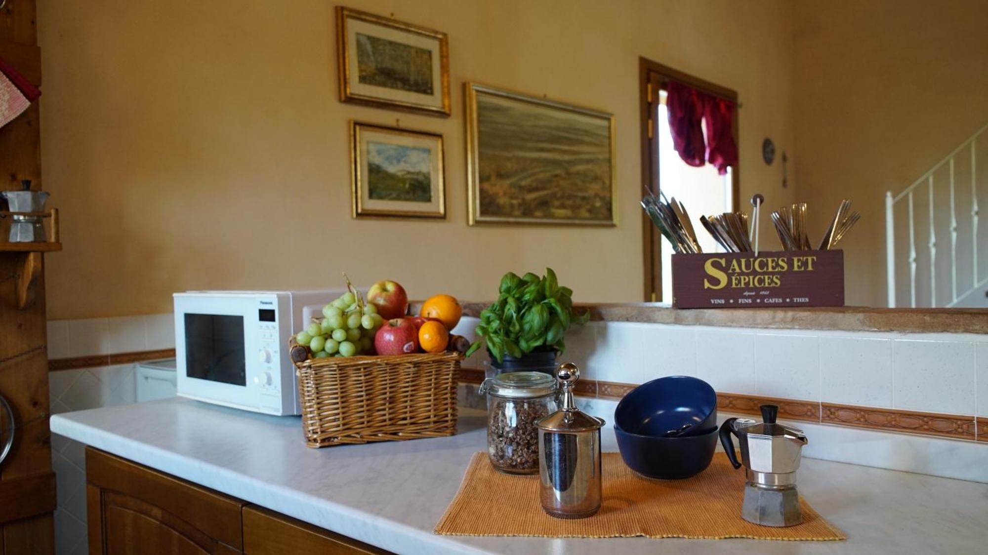 Agriturismo Podere Le Tombe Guest House Palaia Eksteriør bilde