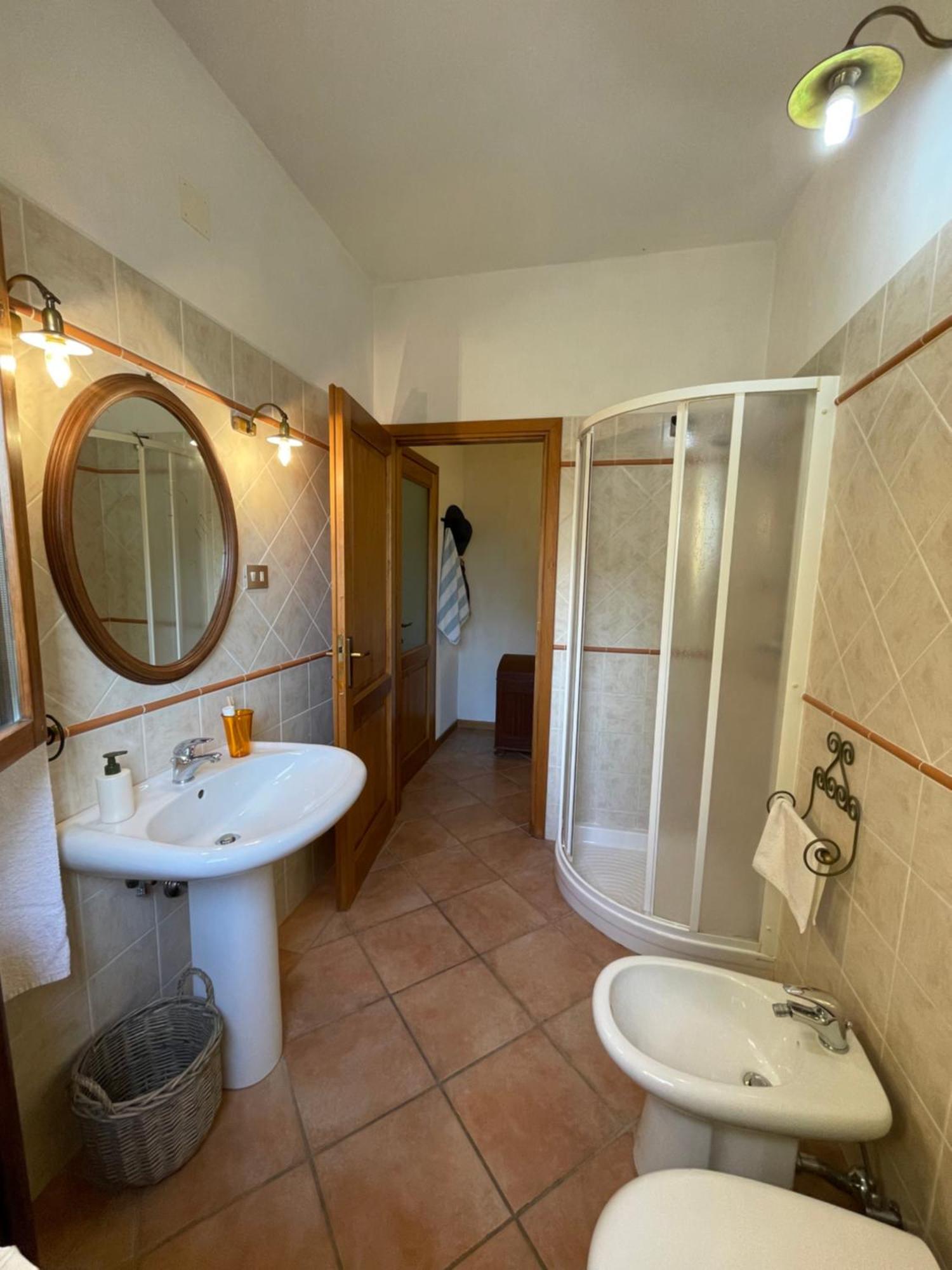 Agriturismo Podere Le Tombe Guest House Palaia Eksteriør bilde